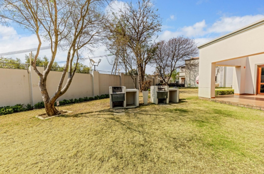 To Let 2 Bedroom Property for Rent in Paulshof Gauteng