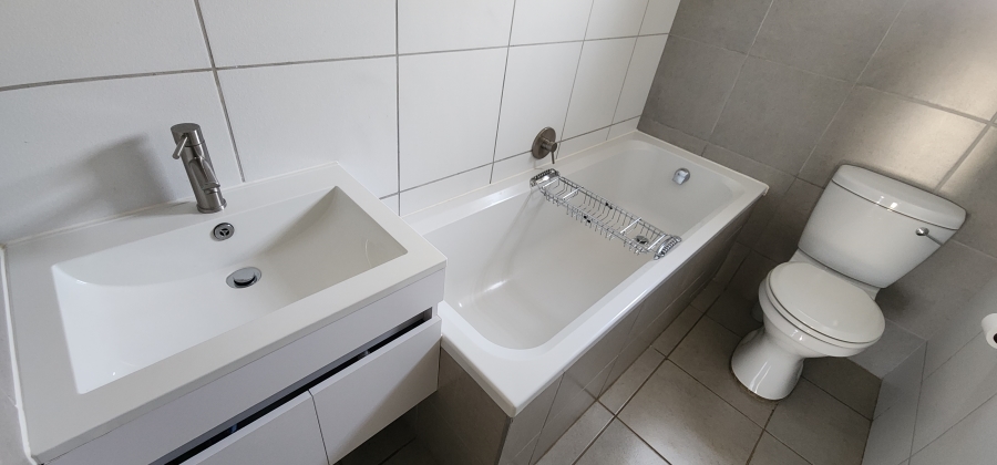 3 Bedroom Property for Sale in Albertsdal Gauteng