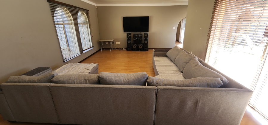 4 Bedroom Property for Sale in Glenvista Gauteng