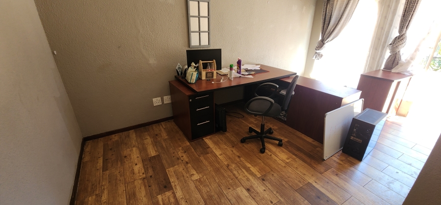 4 Bedroom Property for Sale in Glenvista Gauteng