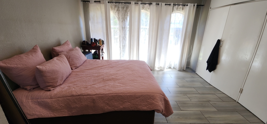 4 Bedroom Property for Sale in Glenvista Gauteng