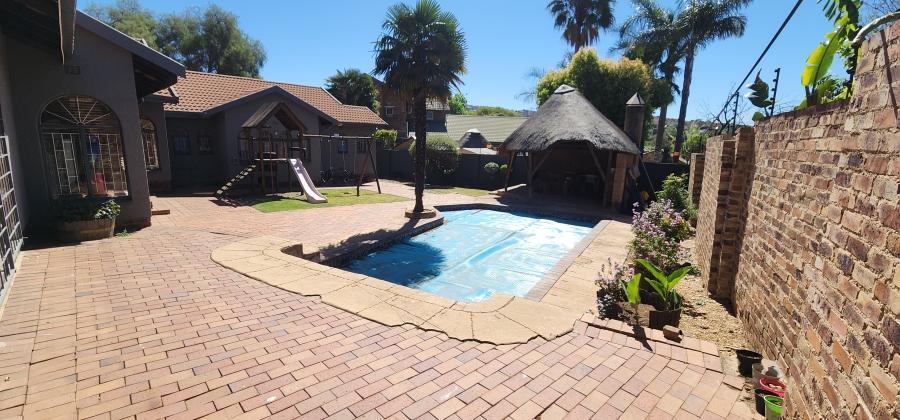 4 Bedroom Property for Sale in Glenvista Gauteng