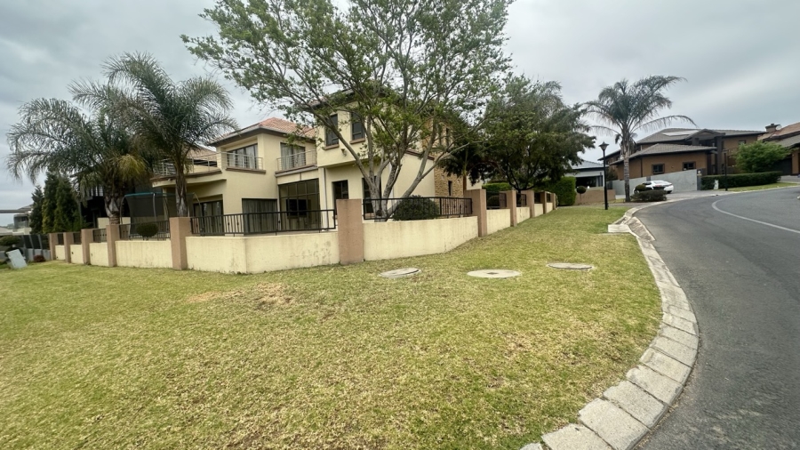 4 Bedroom Property for Sale in Blue Valley Golf Estate Gauteng