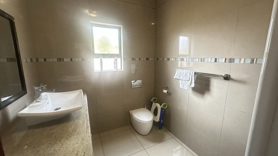 4 Bedroom Property for Sale in Blue Valley Golf Estate Gauteng