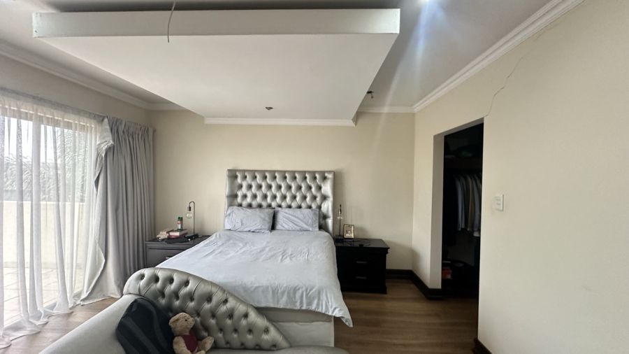 4 Bedroom Property for Sale in Blue Valley Golf Estate Gauteng