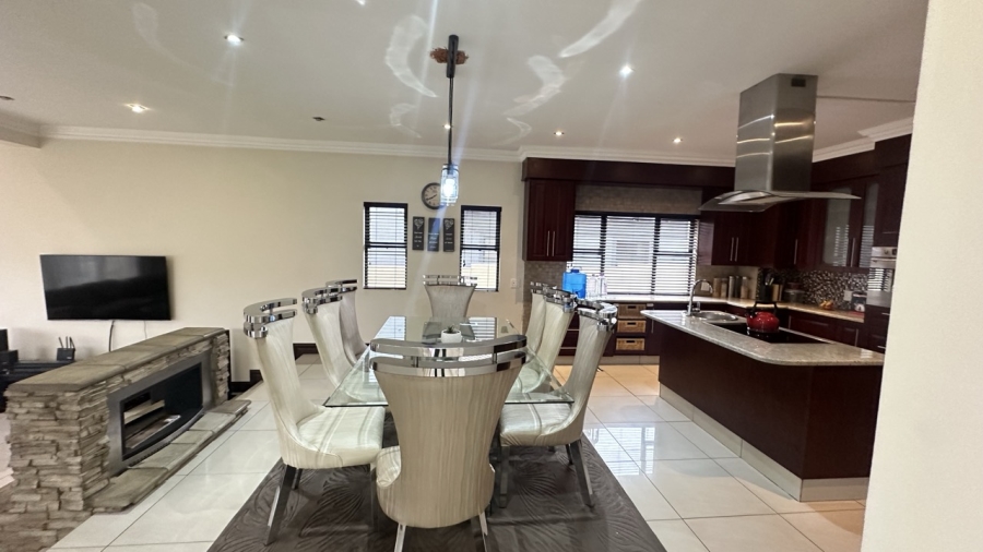 4 Bedroom Property for Sale in Blue Valley Golf Estate Gauteng