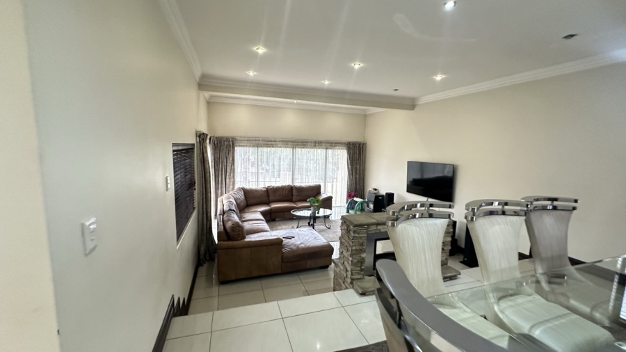 4 Bedroom Property for Sale in Blue Valley Golf Estate Gauteng