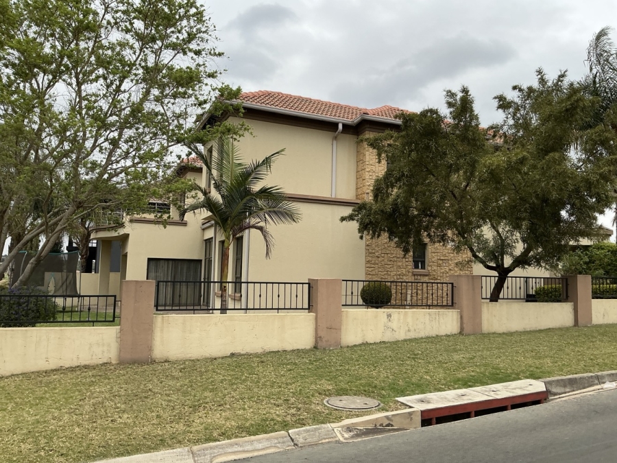 4 Bedroom Property for Sale in Blue Valley Golf Estate Gauteng