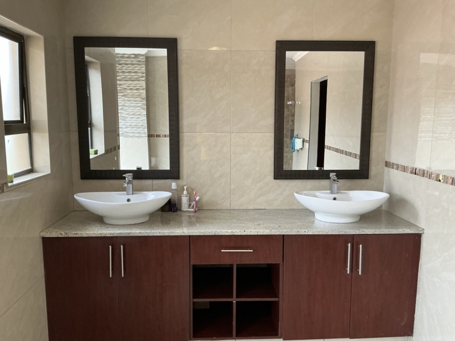4 Bedroom Property for Sale in Blue Valley Golf Estate Gauteng