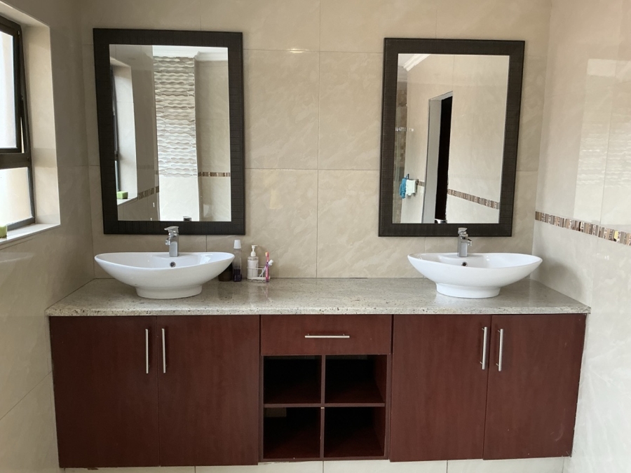 4 Bedroom Property for Sale in Blue Valley Golf Estate Gauteng