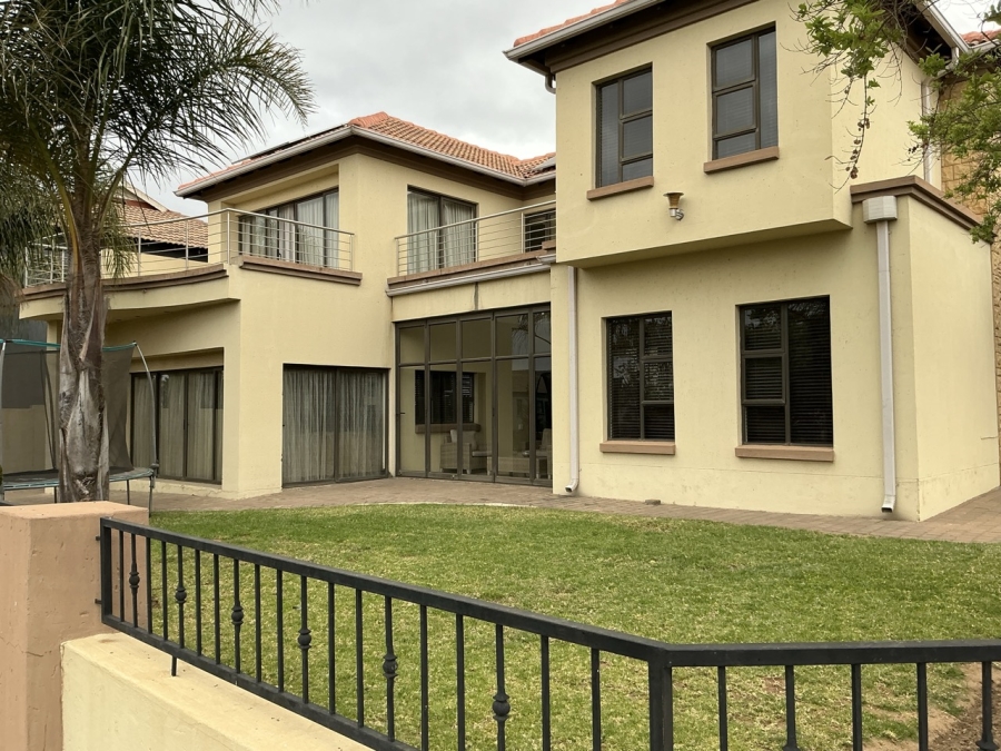 4 Bedroom Property for Sale in Blue Valley Golf Estate Gauteng