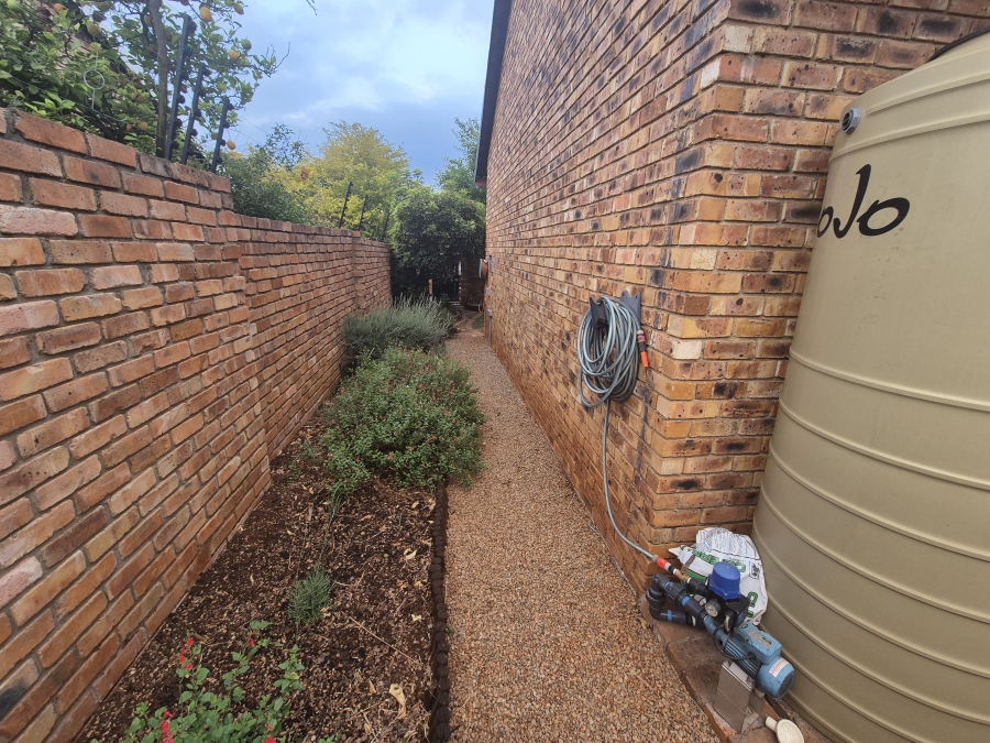 2 Bedroom Property for Sale in Hennopspark Gauteng