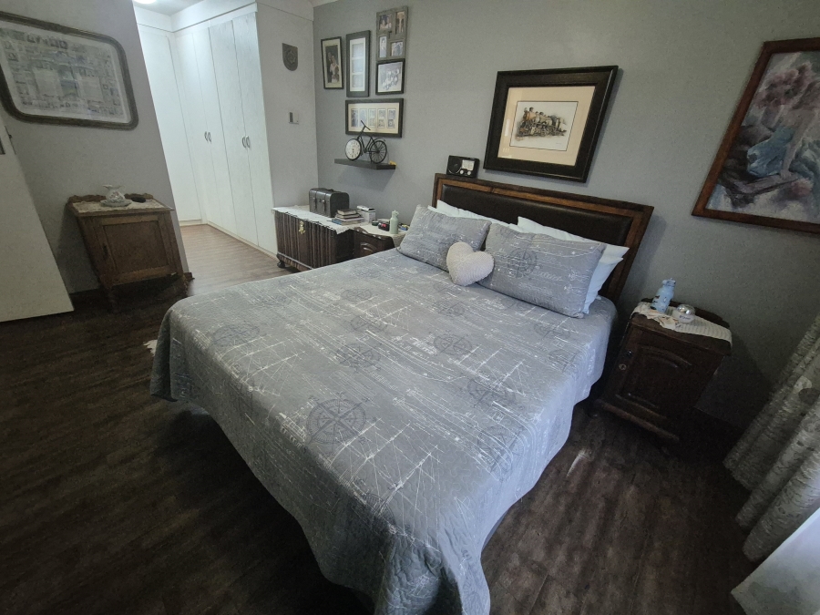 2 Bedroom Property for Sale in Hennopspark Gauteng