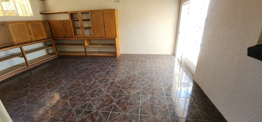 5 Bedroom Property for Sale in Ridgeway Gauteng
