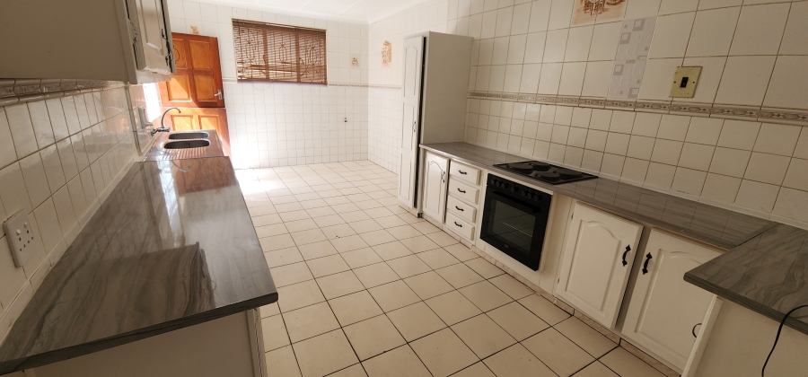 5 Bedroom Property for Sale in Ridgeway Gauteng