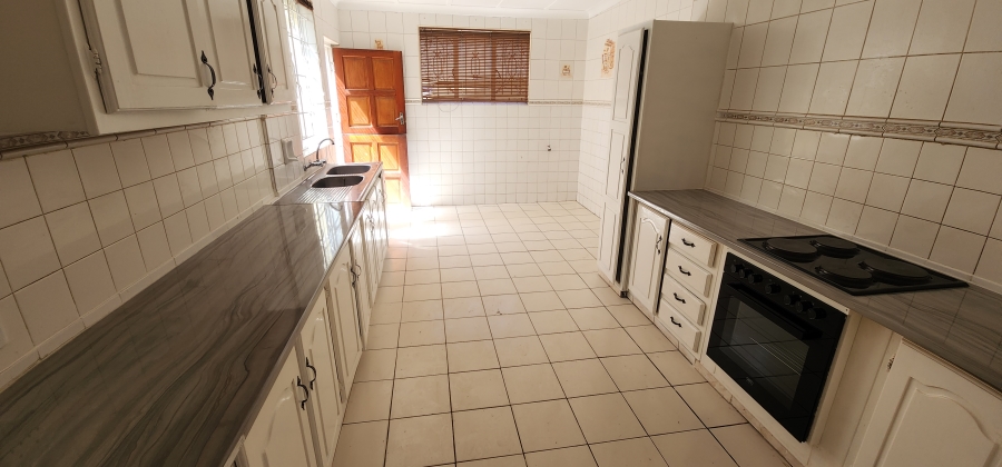 5 Bedroom Property for Sale in Ridgeway Gauteng