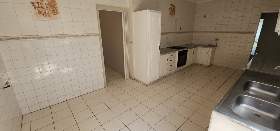 5 Bedroom Property for Sale in Ridgeway Gauteng