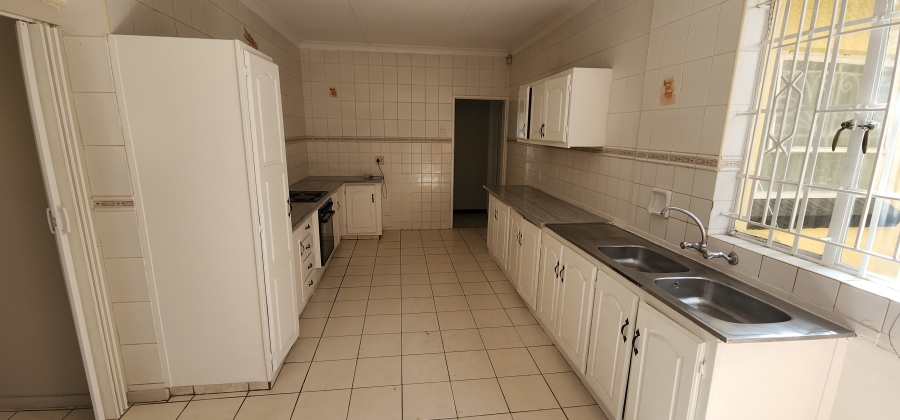 5 Bedroom Property for Sale in Ridgeway Gauteng