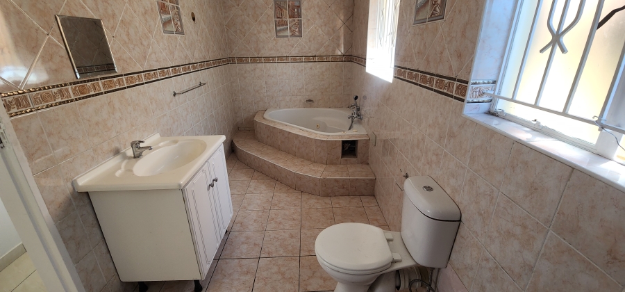 5 Bedroom Property for Sale in Ridgeway Gauteng