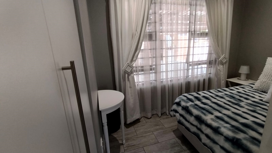 6 Bedroom Property for Sale in Discovery Gauteng