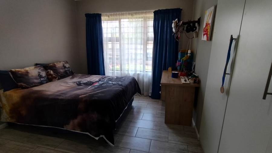 6 Bedroom Property for Sale in Discovery Gauteng