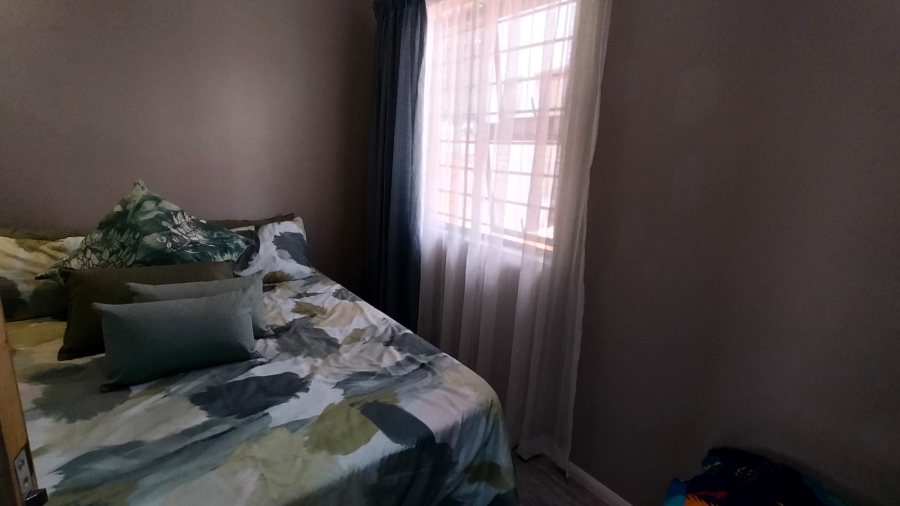 6 Bedroom Property for Sale in Discovery Gauteng