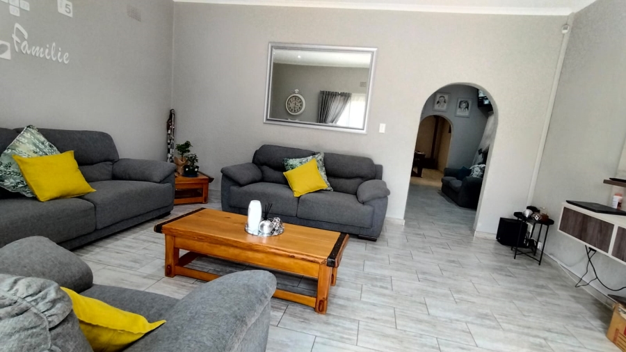 6 Bedroom Property for Sale in Discovery Gauteng