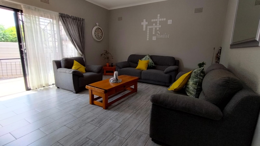 6 Bedroom Property for Sale in Discovery Gauteng