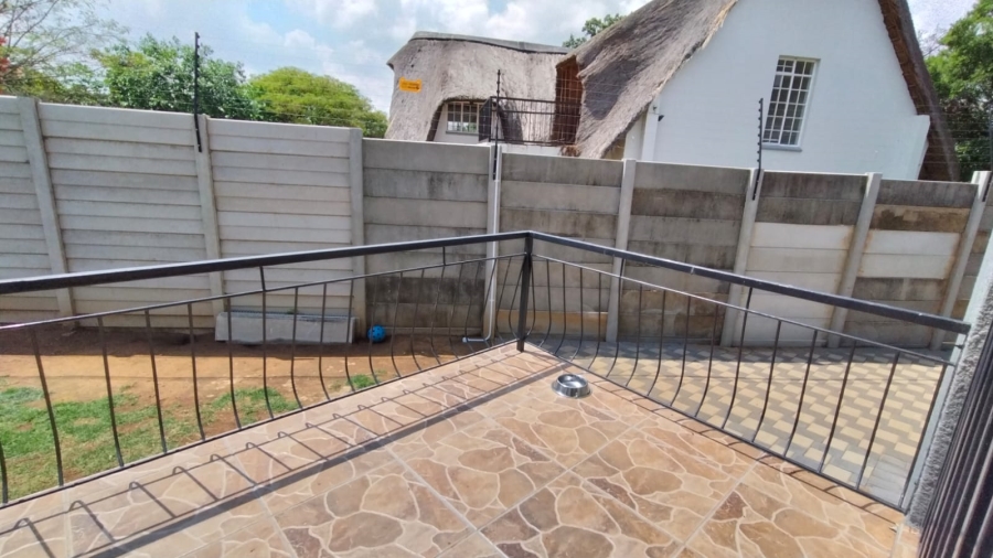 6 Bedroom Property for Sale in Discovery Gauteng