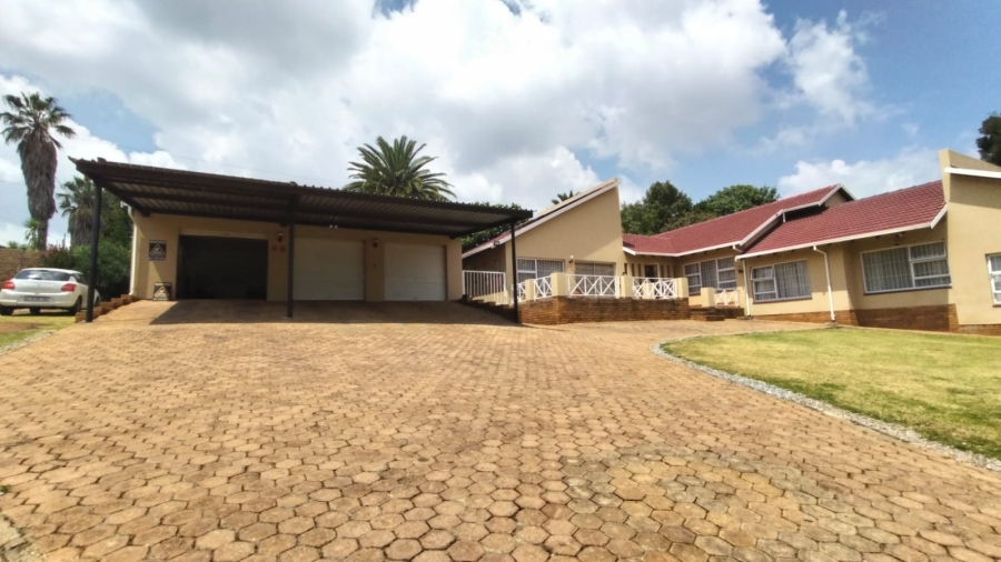 3 Bedroom Property for Sale in Kloofendal Gauteng