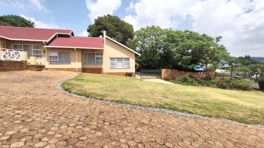 3 Bedroom Property for Sale in Kloofendal Gauteng