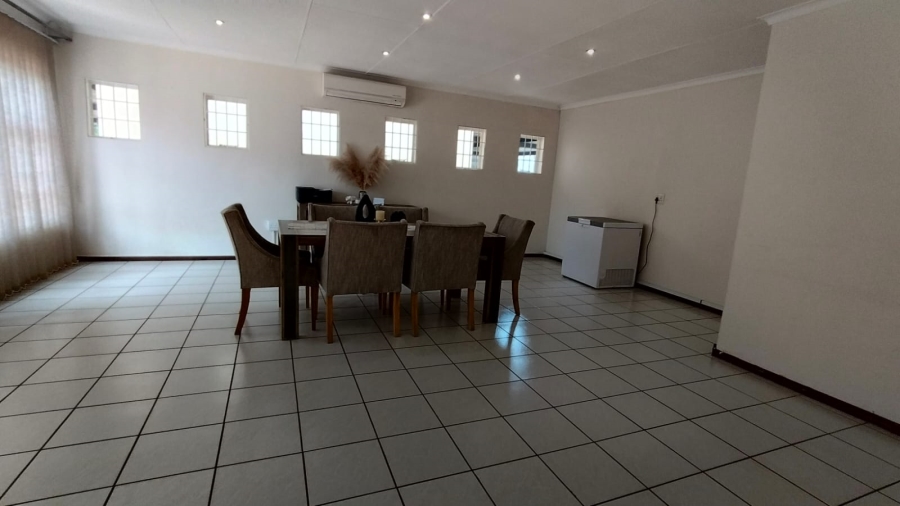 3 Bedroom Property for Sale in Kloofendal Gauteng