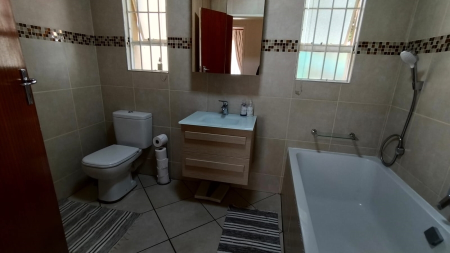 3 Bedroom Property for Sale in Kloofendal Gauteng