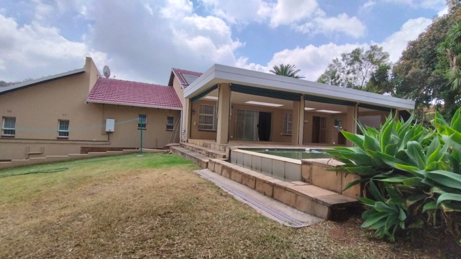 3 Bedroom Property for Sale in Kloofendal Gauteng