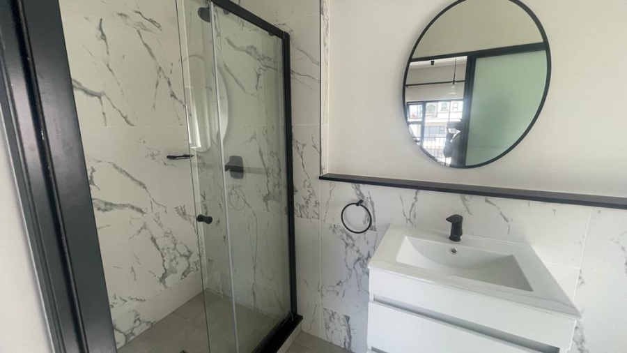 2 Bedroom Property for Sale in Waterfall Gauteng