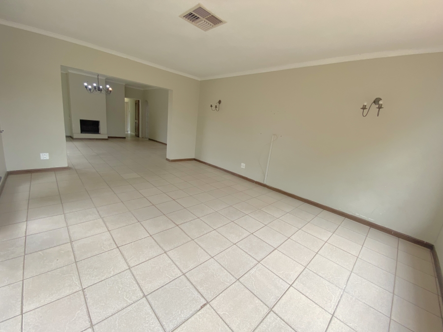 5 Bedroom Property for Sale in Wilro Park Gauteng