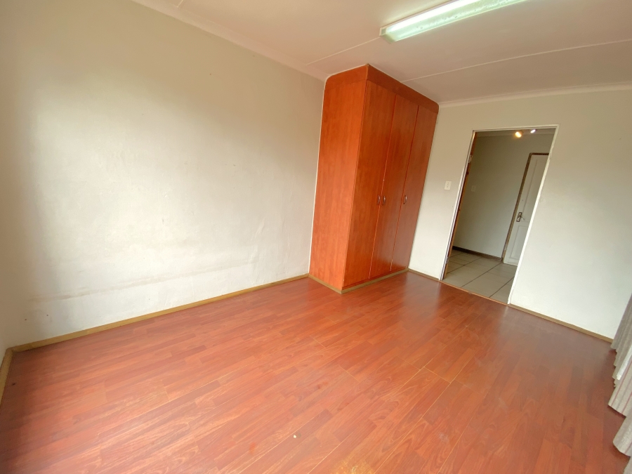 5 Bedroom Property for Sale in Wilro Park Gauteng