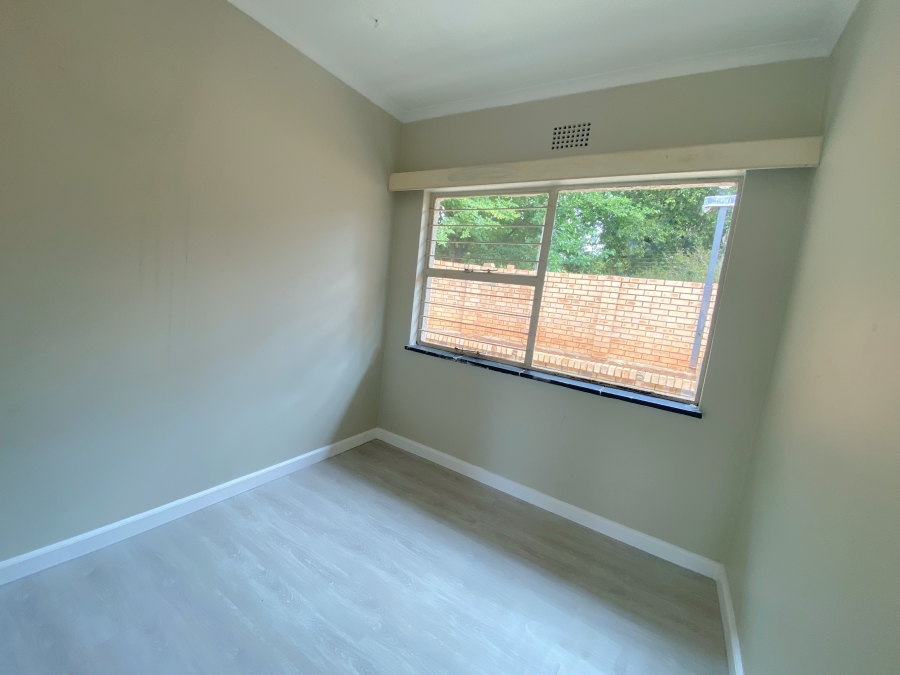 5 Bedroom Property for Sale in Wilro Park Gauteng
