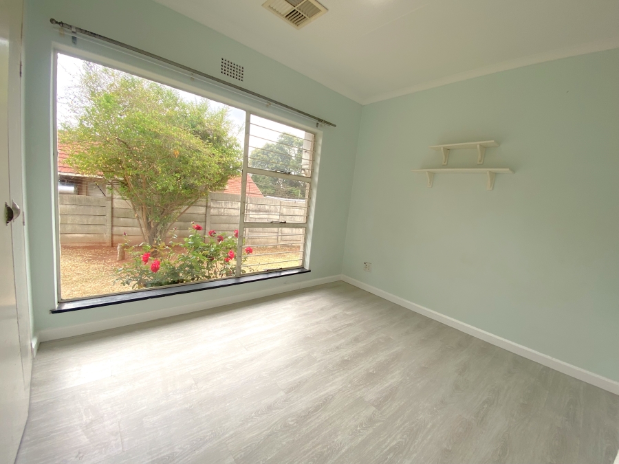 5 Bedroom Property for Sale in Wilro Park Gauteng