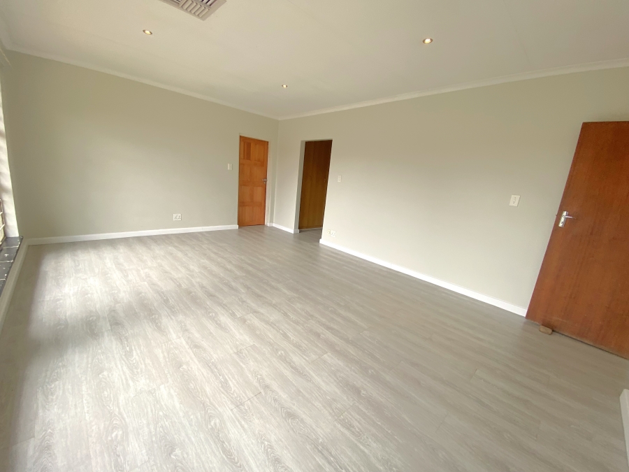 5 Bedroom Property for Sale in Wilro Park Gauteng