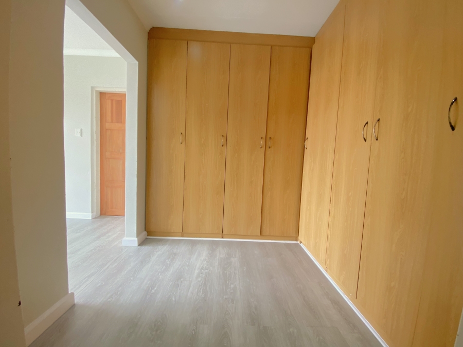 5 Bedroom Property for Sale in Wilro Park Gauteng