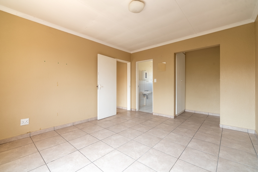 2 Bedroom Property for Sale in Sundowner Gauteng
