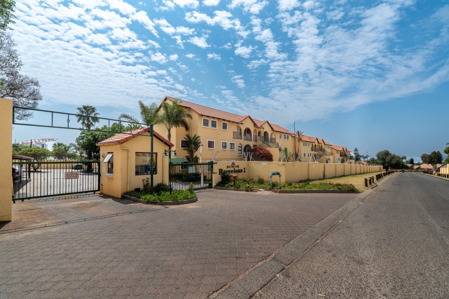 2 Bedroom Property for Sale in Sundowner Gauteng