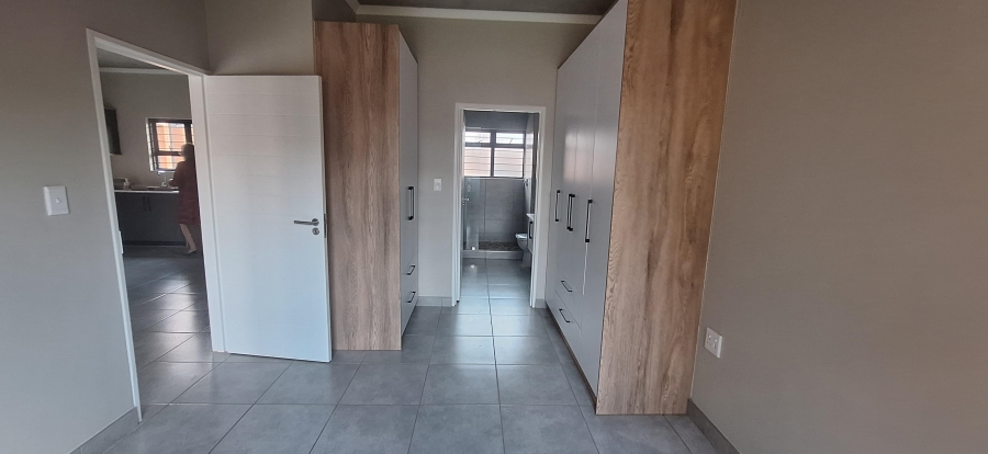 2 Bedroom Property for Sale in Olympus AH Gauteng
