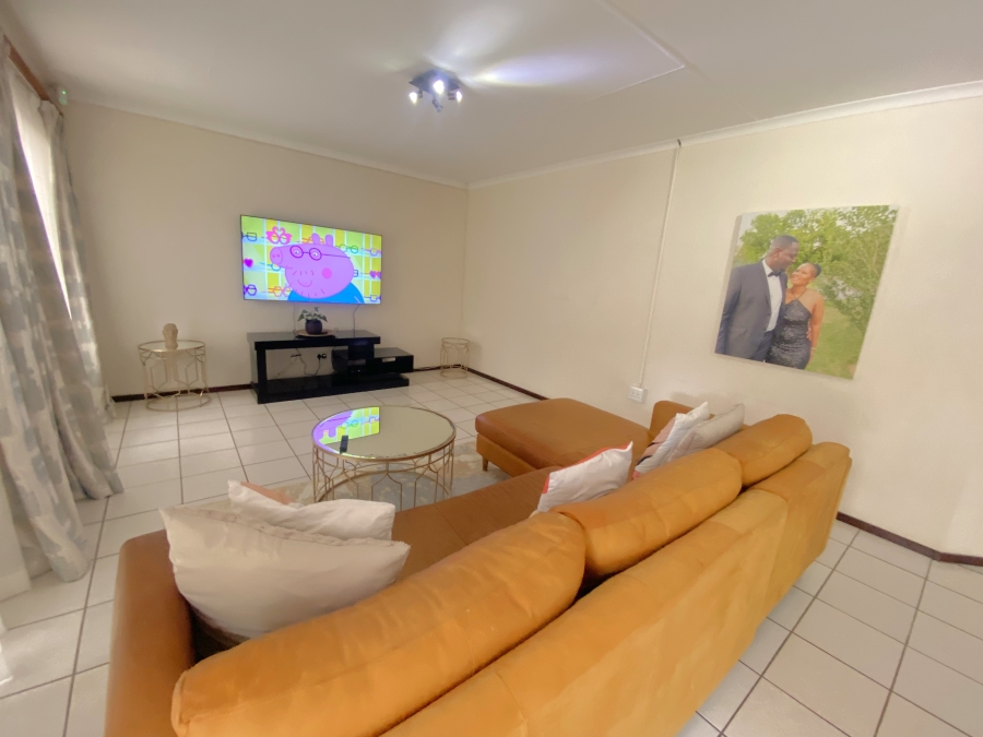 3 Bedroom Property for Sale in Kloofendal Gauteng