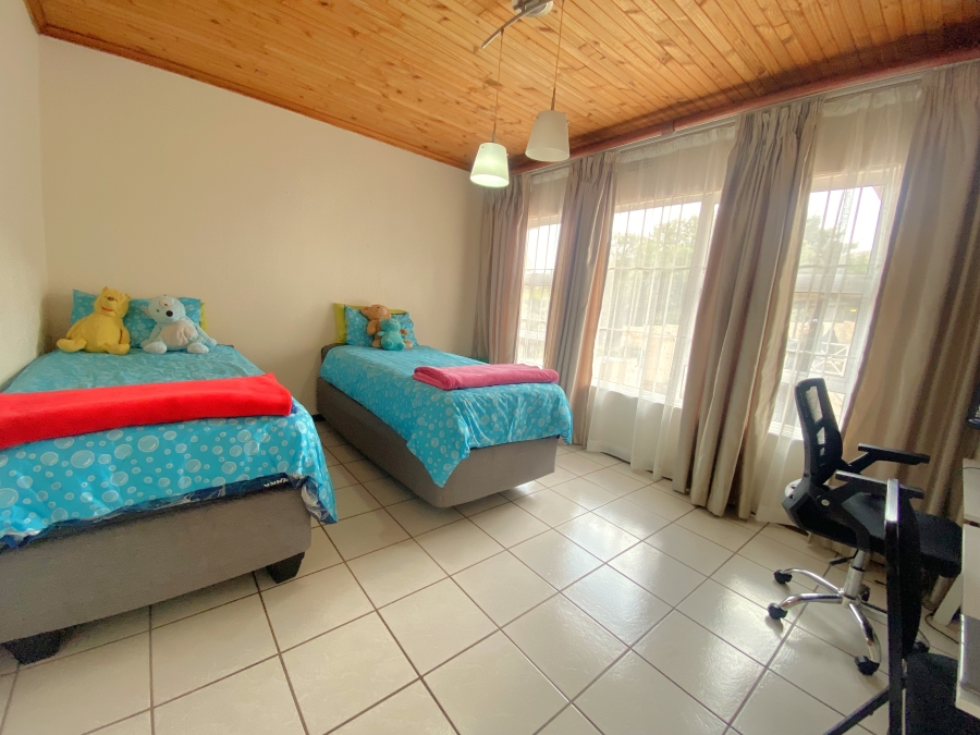 3 Bedroom Property for Sale in Kloofendal Gauteng