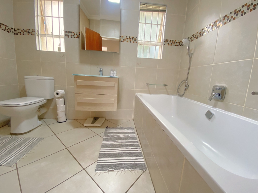3 Bedroom Property for Sale in Kloofendal Gauteng