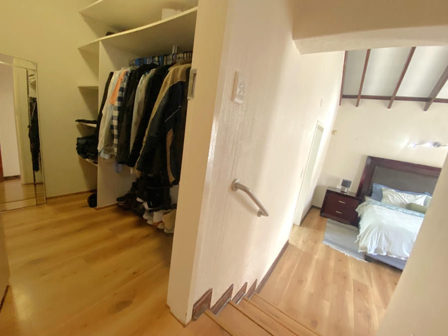 3 Bedroom Property for Sale in Kloofendal Gauteng