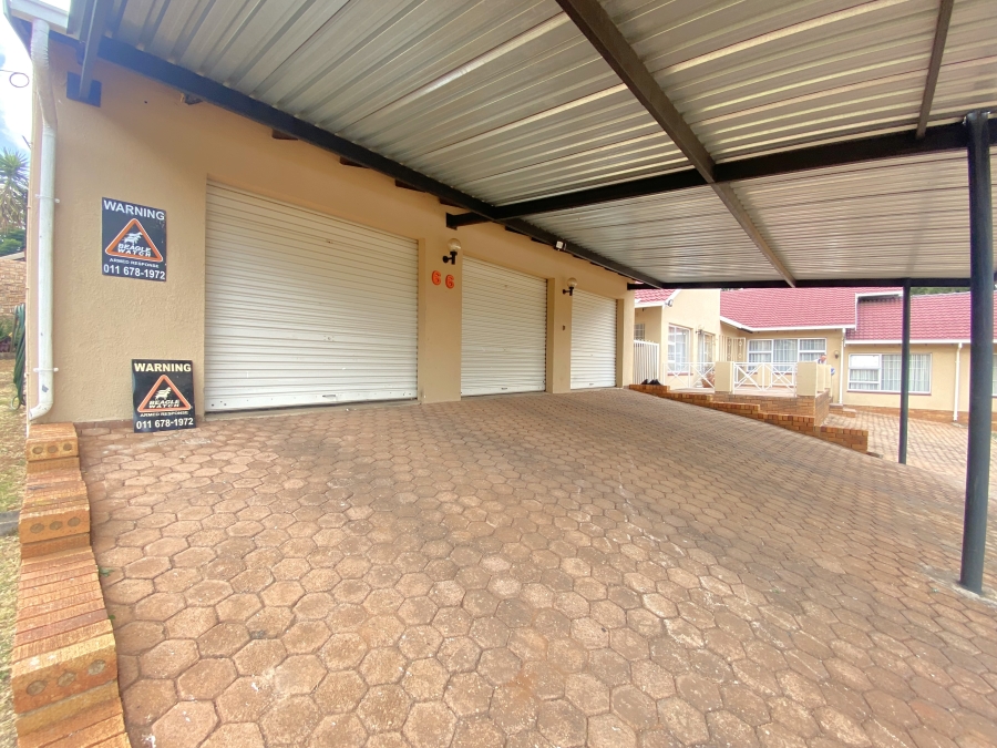 3 Bedroom Property for Sale in Kloofendal Gauteng