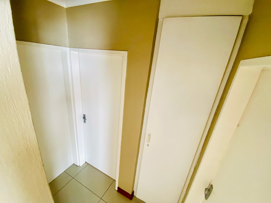 2 Bedroom Property for Sale in Vorna Valley Gauteng